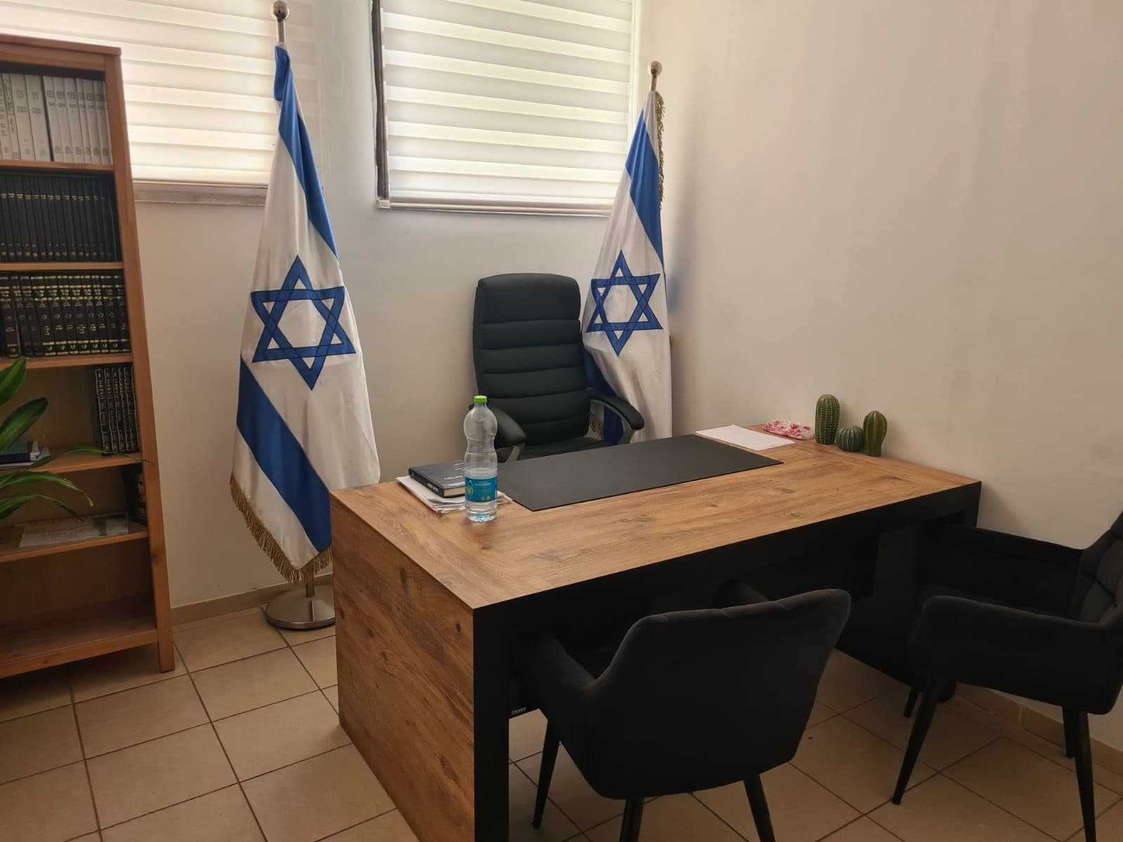 משרד 100 מ״ר, תמונה 3