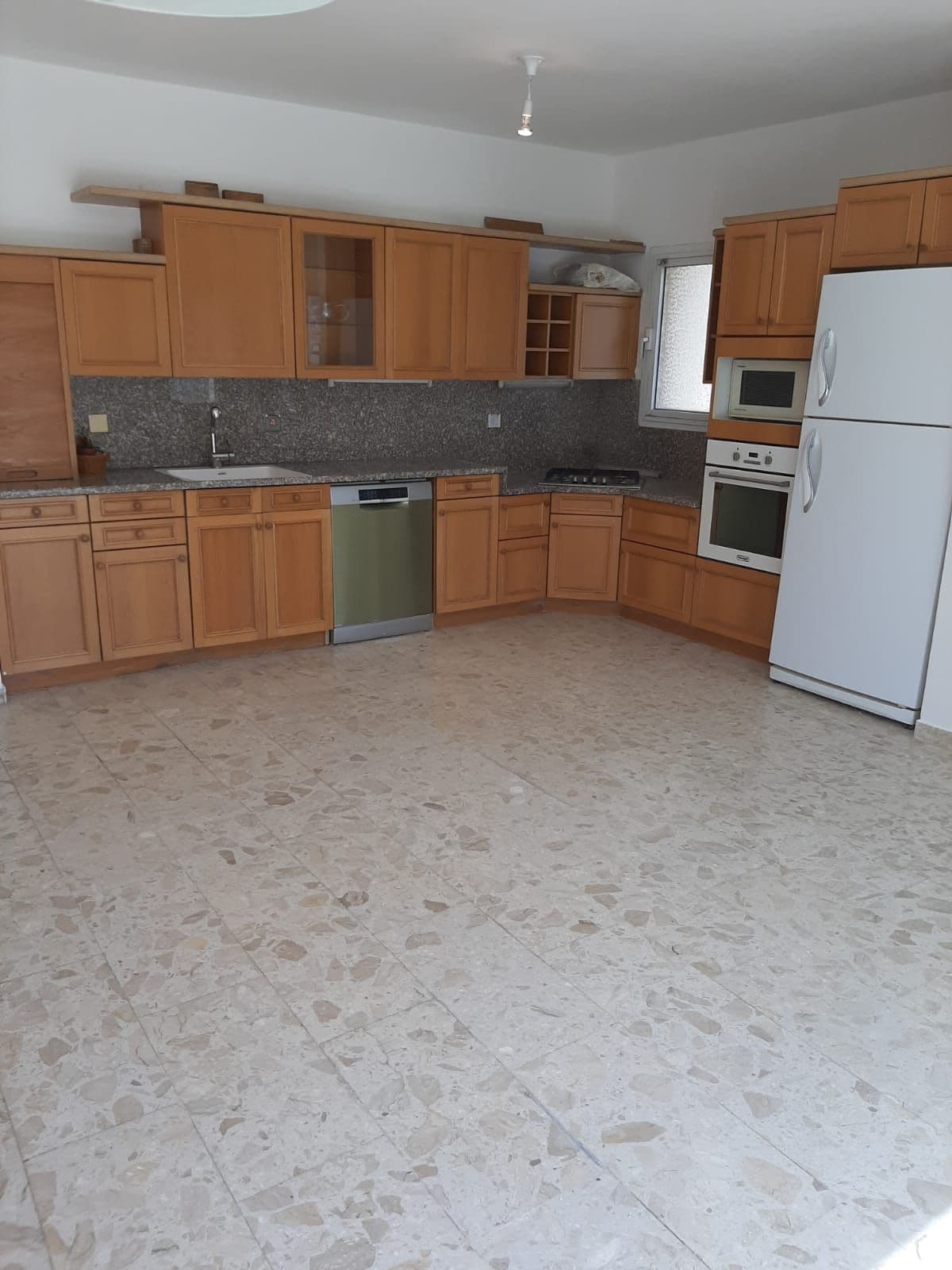 דירה 3 חדרים, תמונה 2
