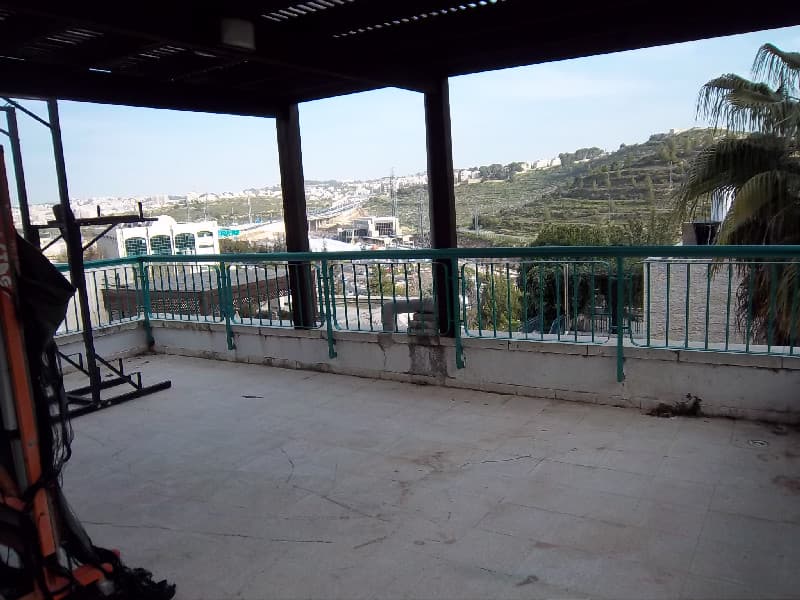קוטג' 8 חדרים, תמונה 2