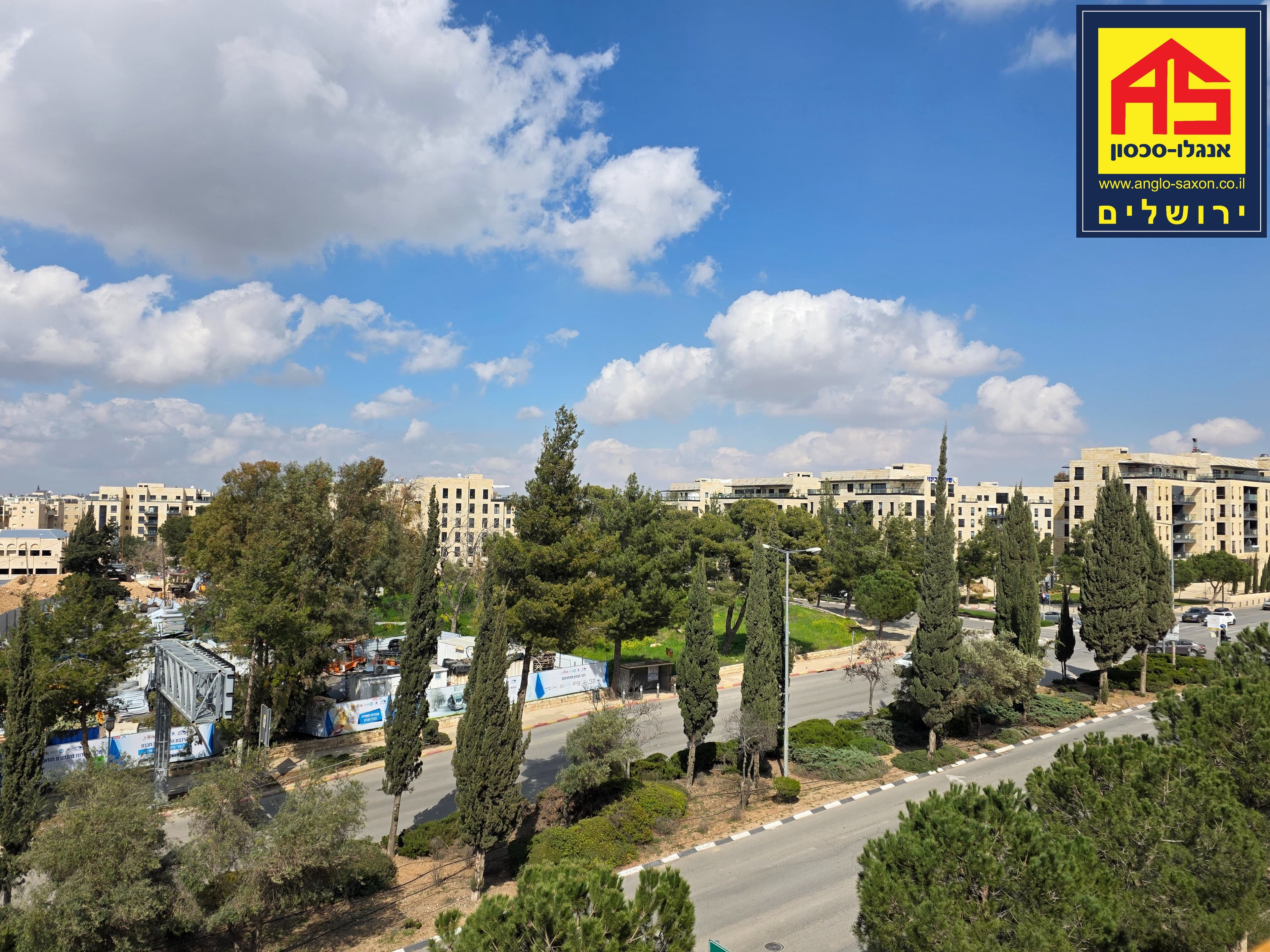 משרד 1020 מ״ר, תמונה 2