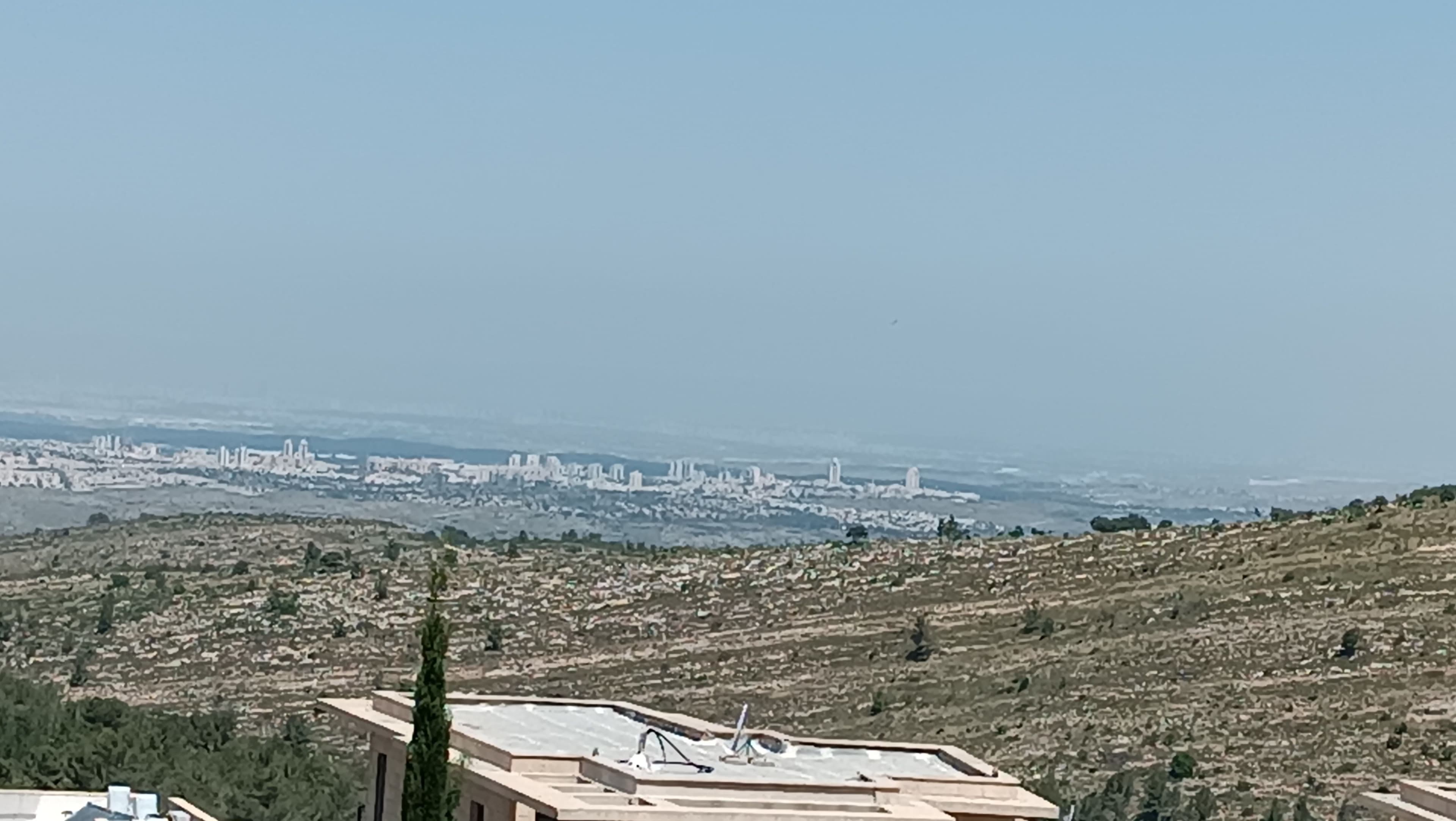 מגרש, נווה אילן