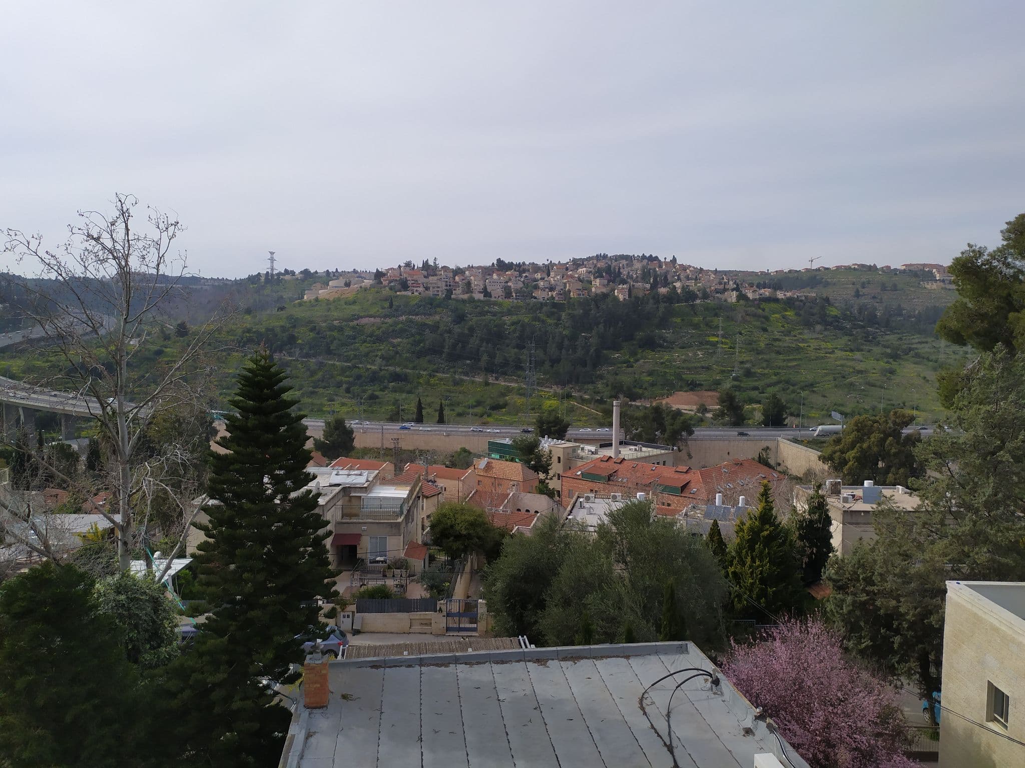 וילה 13 חדרים, מוצא, ירושלים