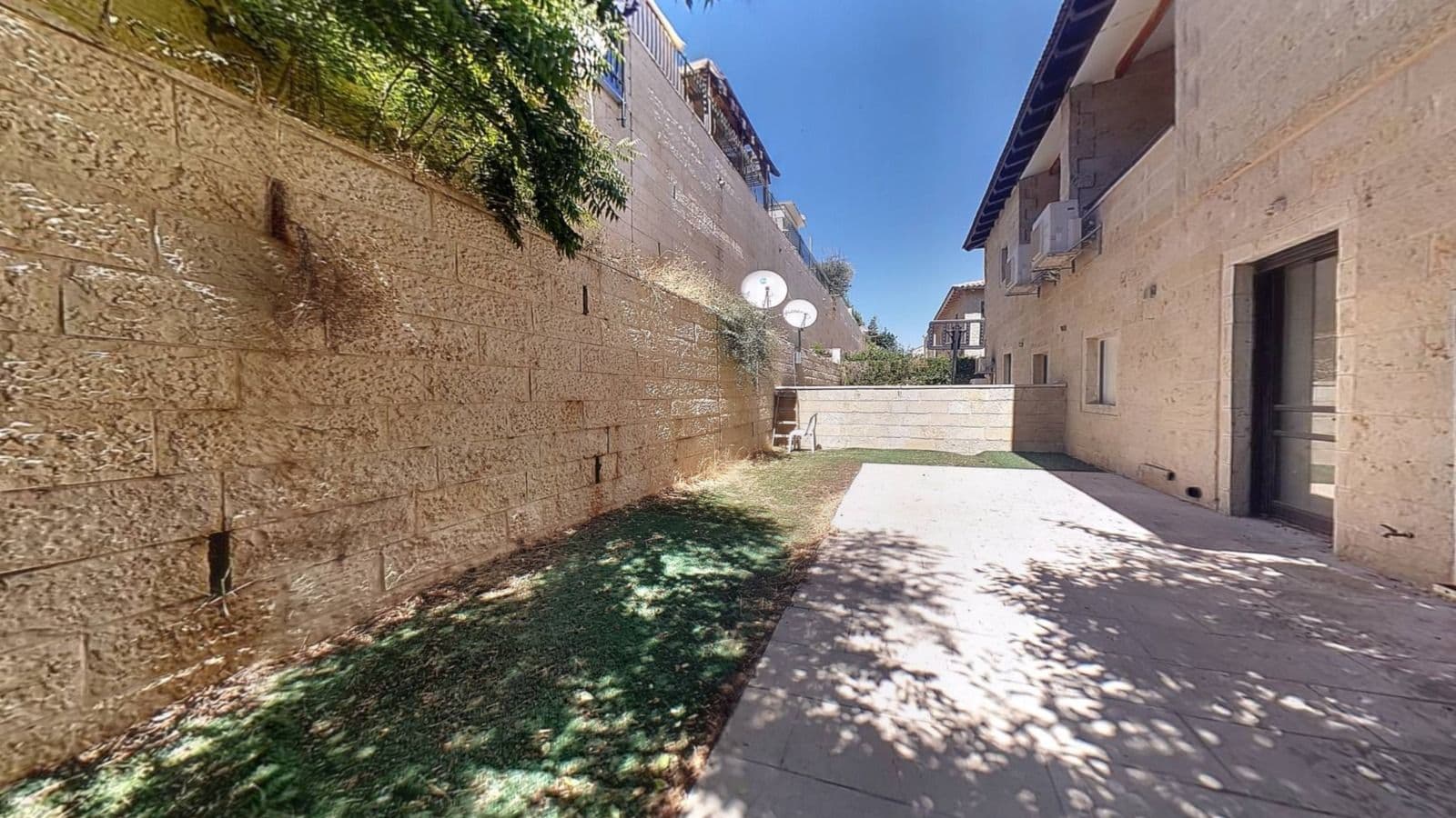 קוטג' 7 חדרים, תמונה 2