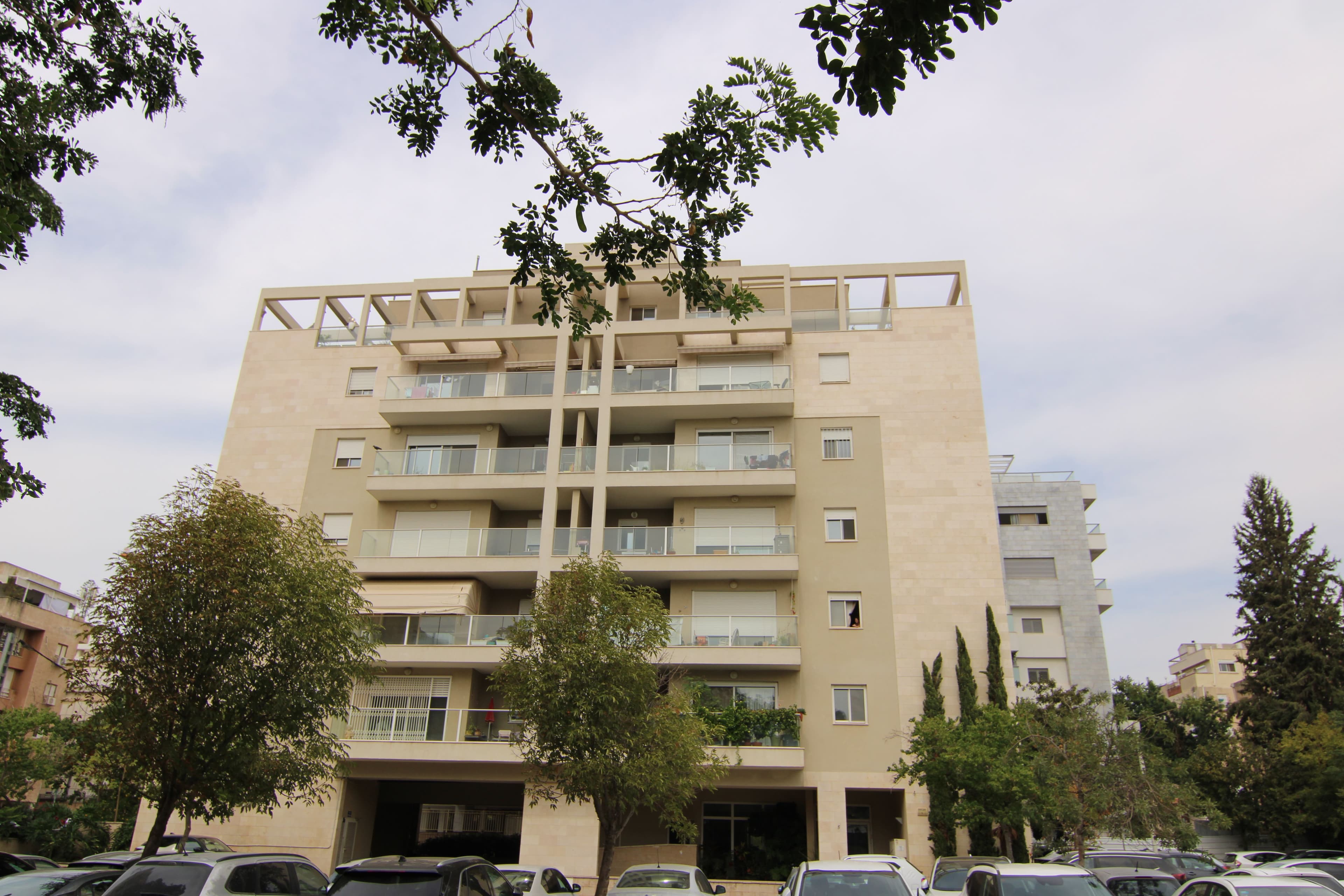 דירה 4 חדרים, תמונה 1