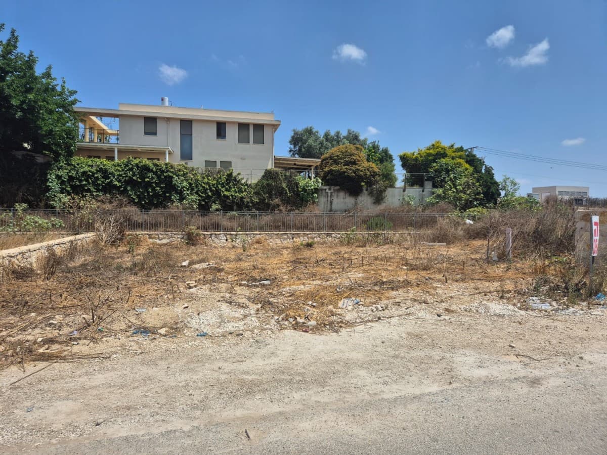 מגרש, הקציר, עמק יזרעאל
