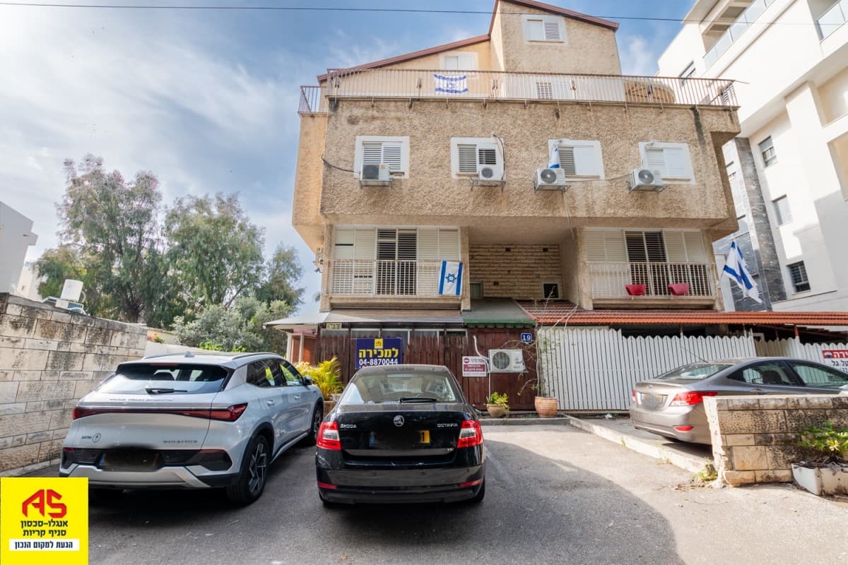 טריפלקס 5.5 חדרים, חומה ומגדל 19, קרית חיים מזרחית, חיפה
