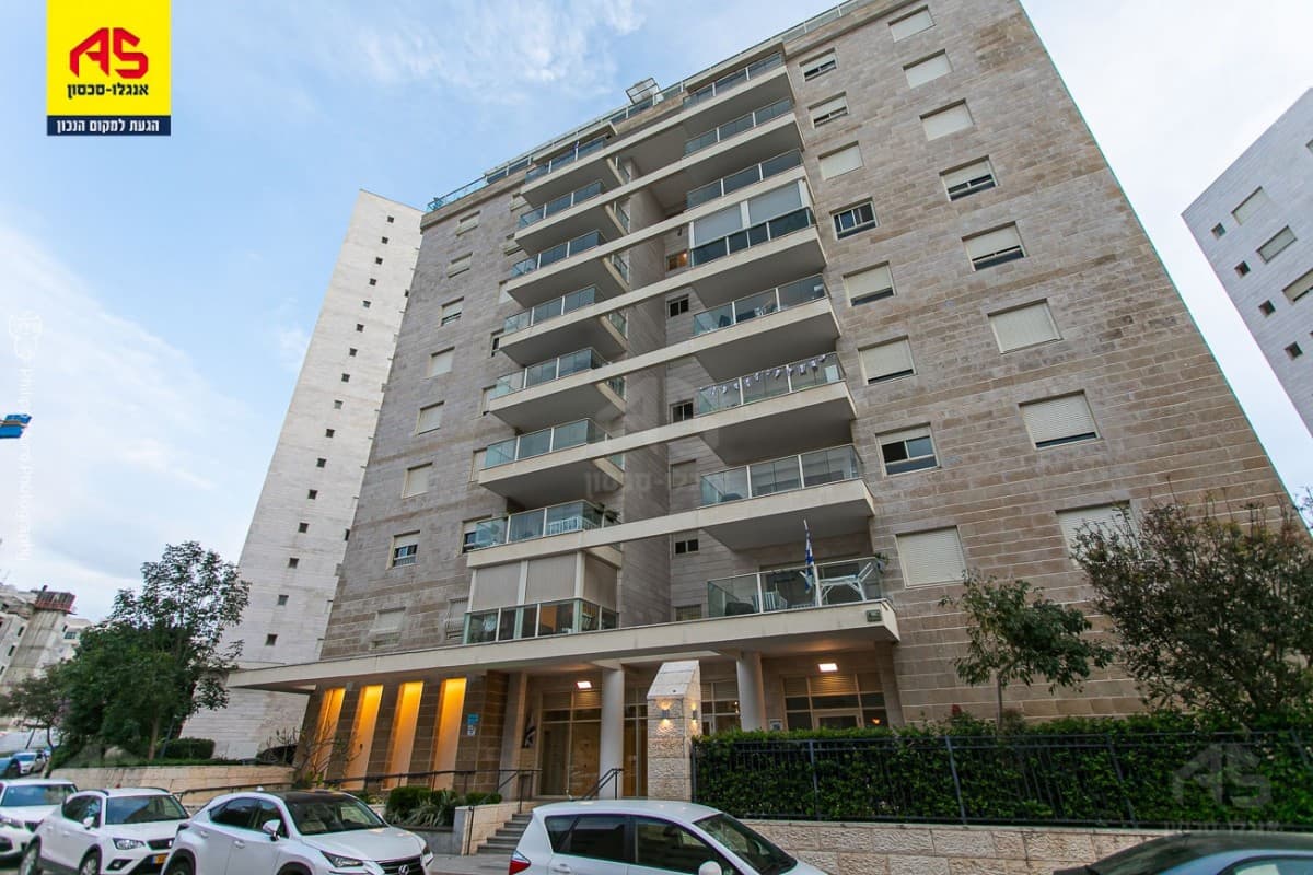 פנטהאוז 4 חדרים, תמונה 2