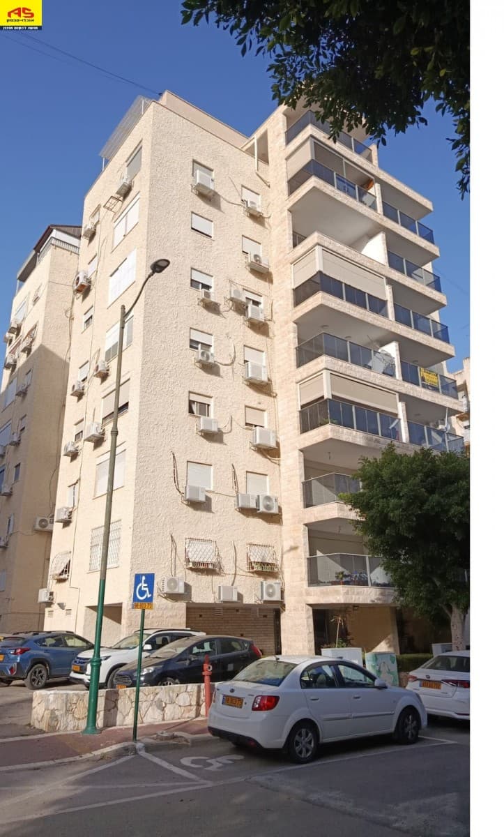 דירה 4 חדרים, תמונה 2