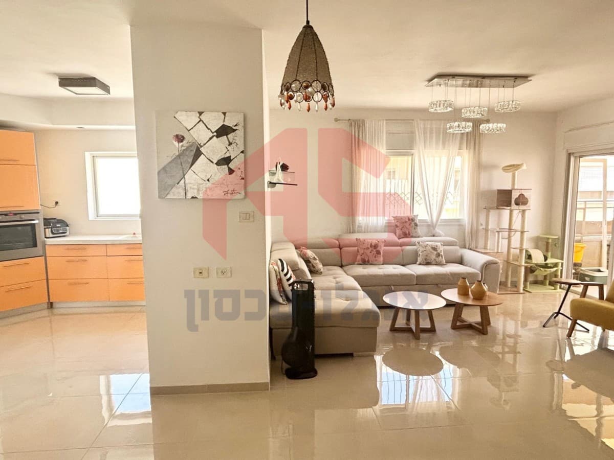 דירה 4 חדרים, תמונה 3
