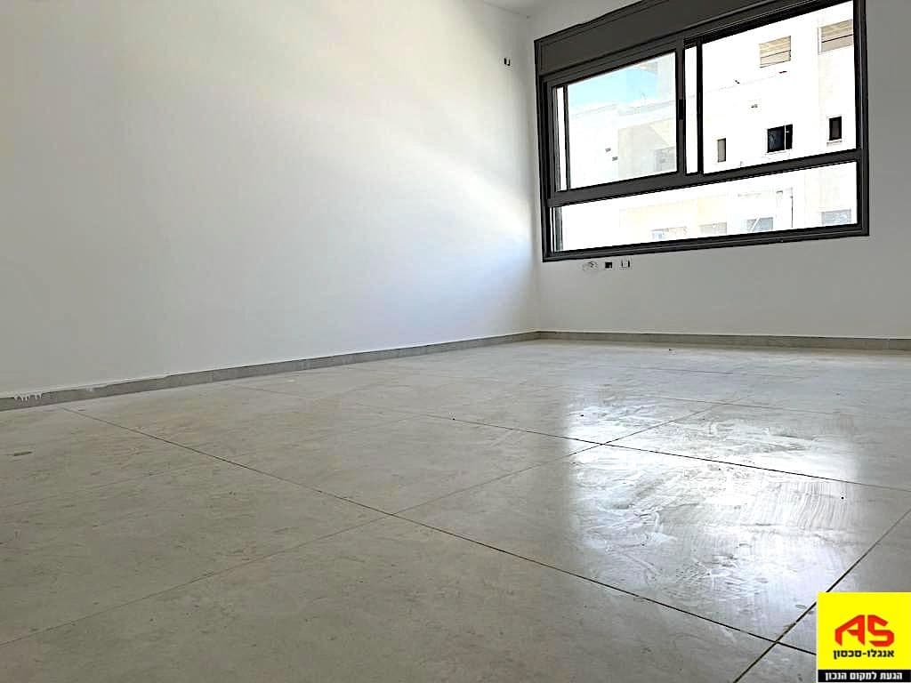 דירה 5 חדרים, תמונה 3