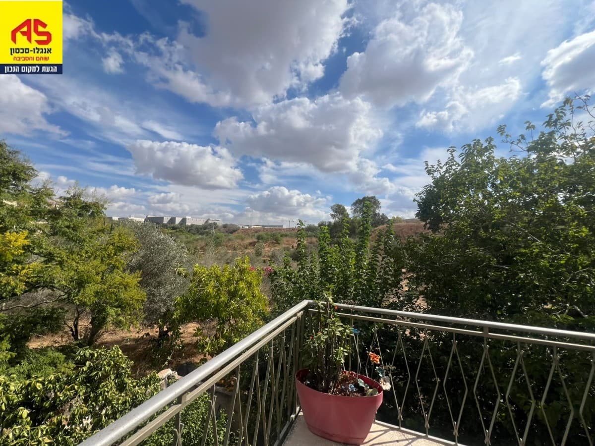 דו משפחתי 6 חדרים, תמונה 1