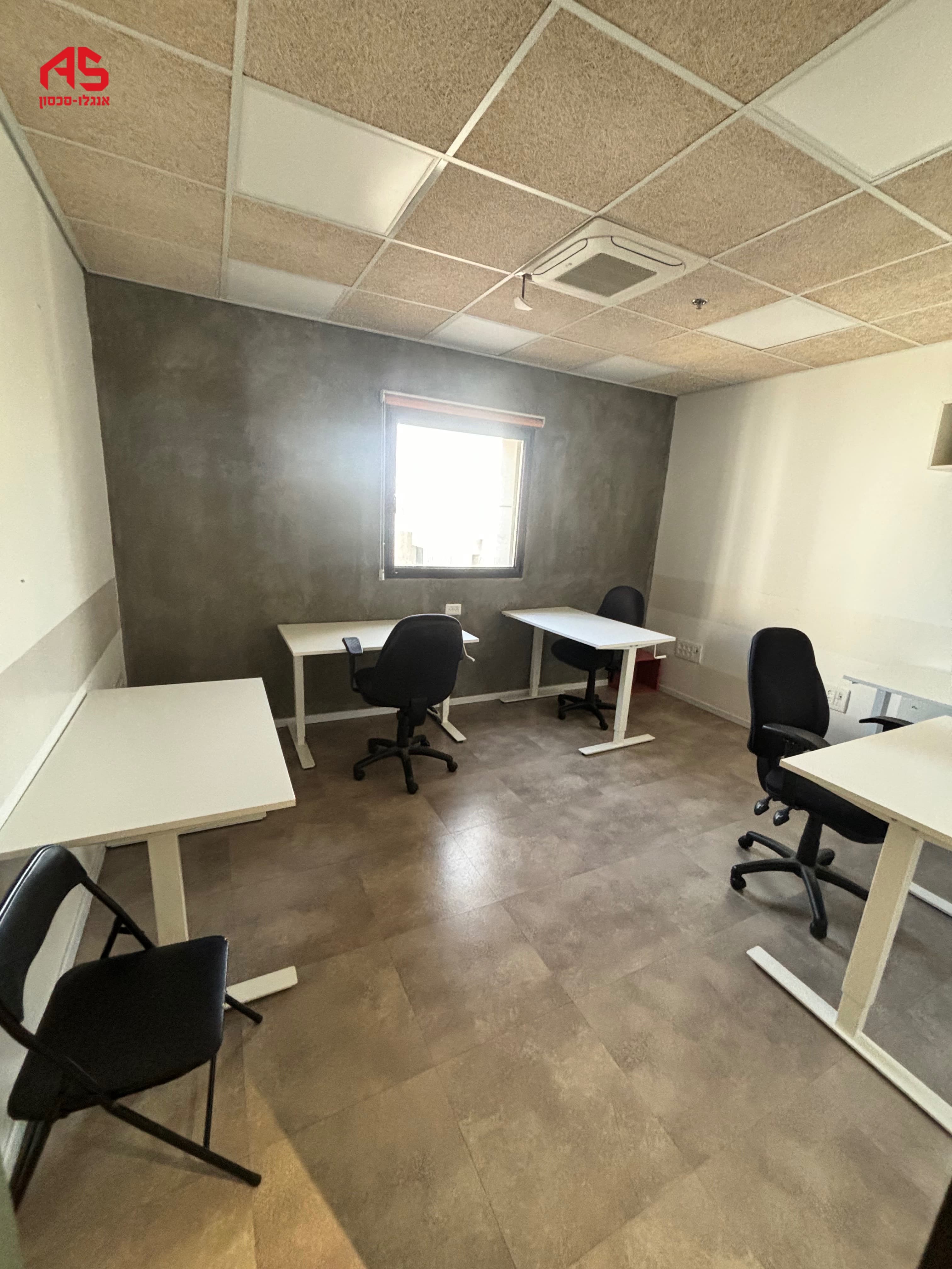 משרד 417 מ״ר, תמונה 2