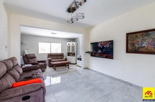 בית 3.5 חדרים, תמונה 3