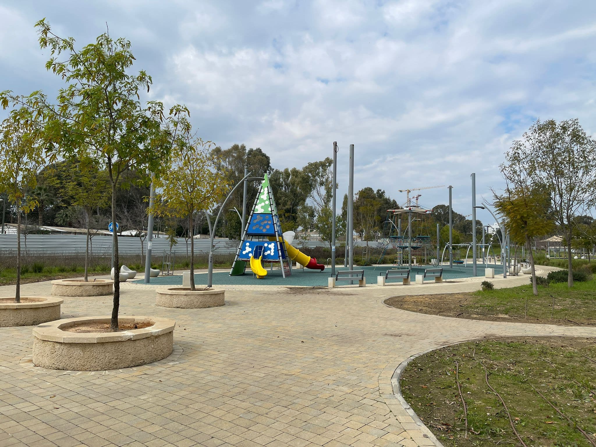 פנטהאוז 5 חדרים, אהובה עוזרי, המחנה הצבאי, קרית מלאכי