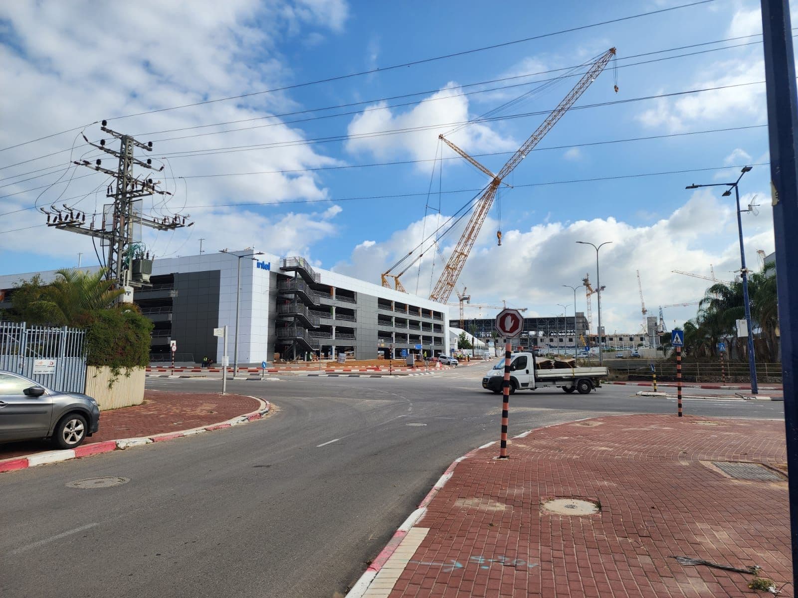 אולם/הול 100 מ״ר, תמונה 2