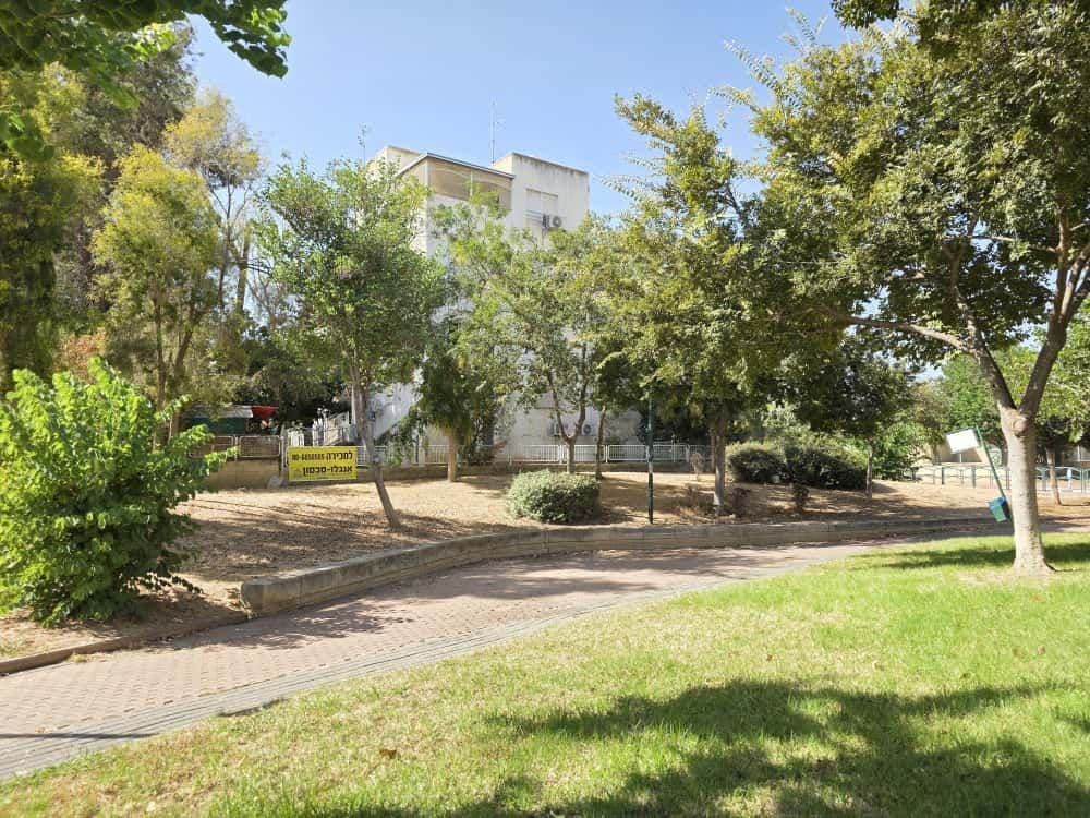 דירת גן 4 חדרים, שד' גת, שאר העיר, קרית גת