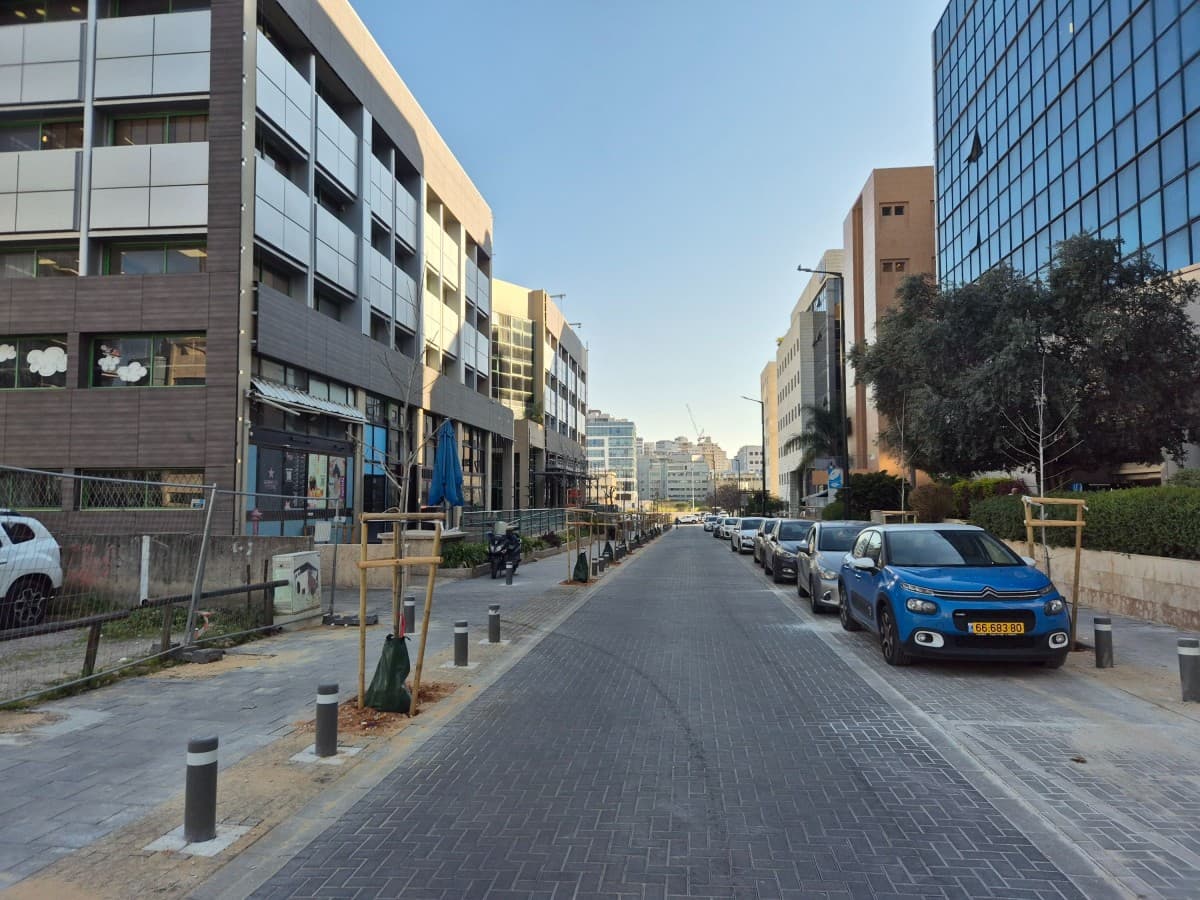 חנות 103 מ״ר, תמונה 2