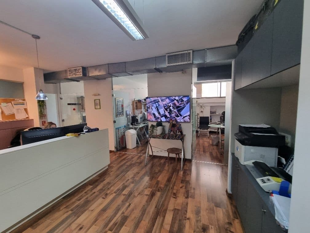 משרדים 240 מ״ר, צבי 12, הראשונים, רמת גן