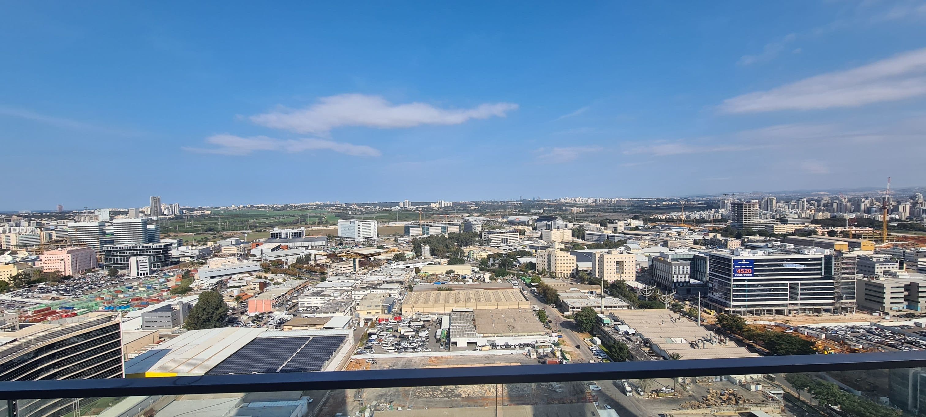משרד 630 מ״ר, תמונה 2