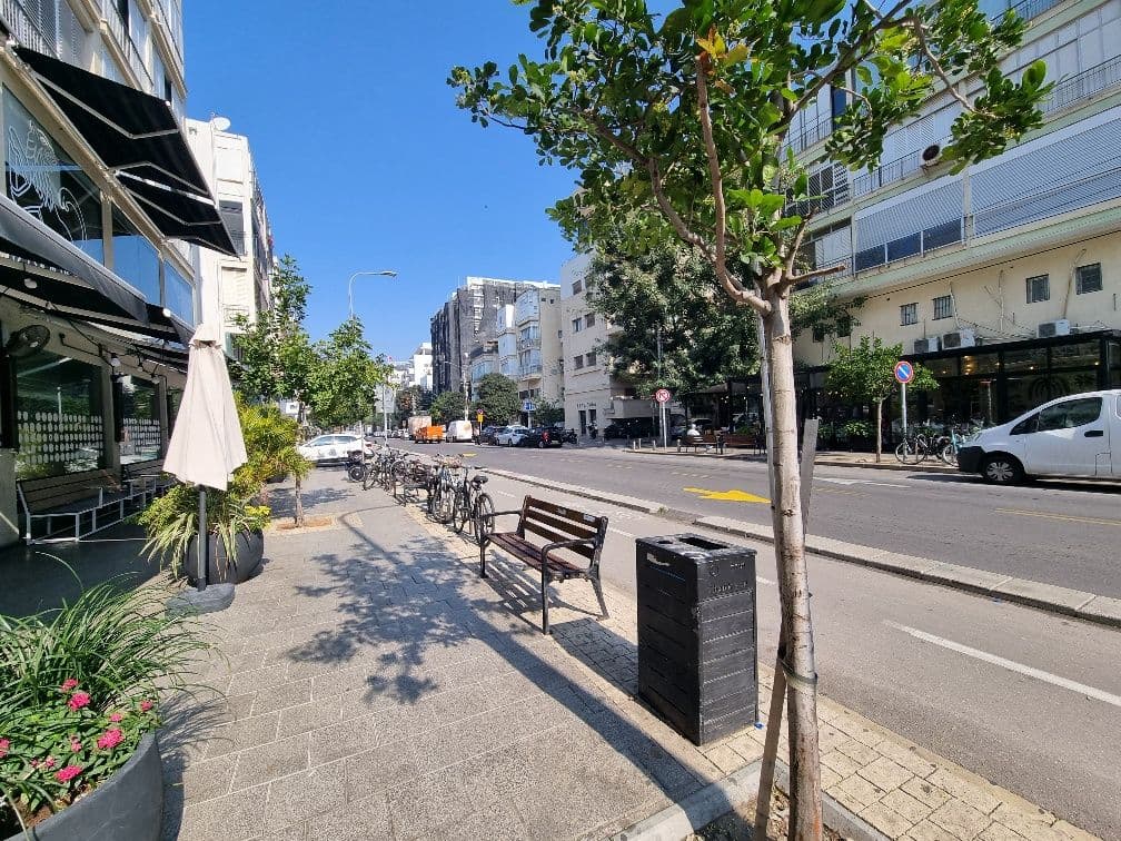 חנות 400 מ״ר, תמונה 2