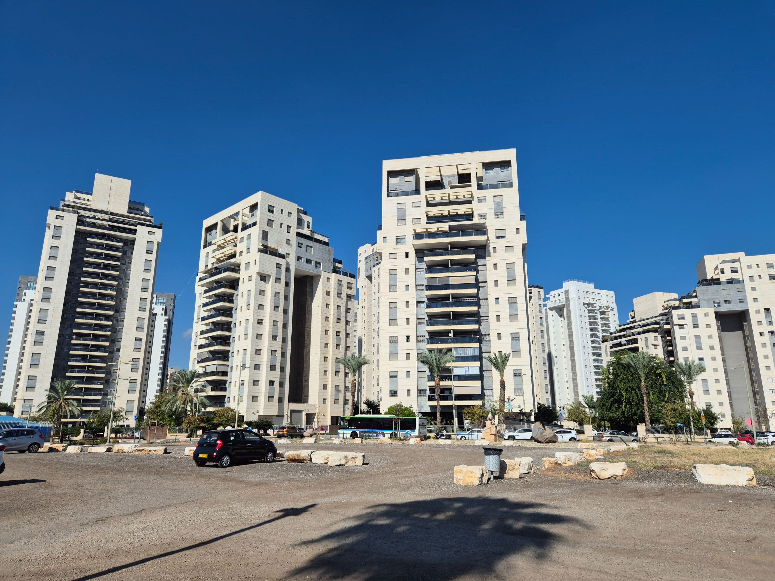חנות 113 מ״ר, תמונה 2