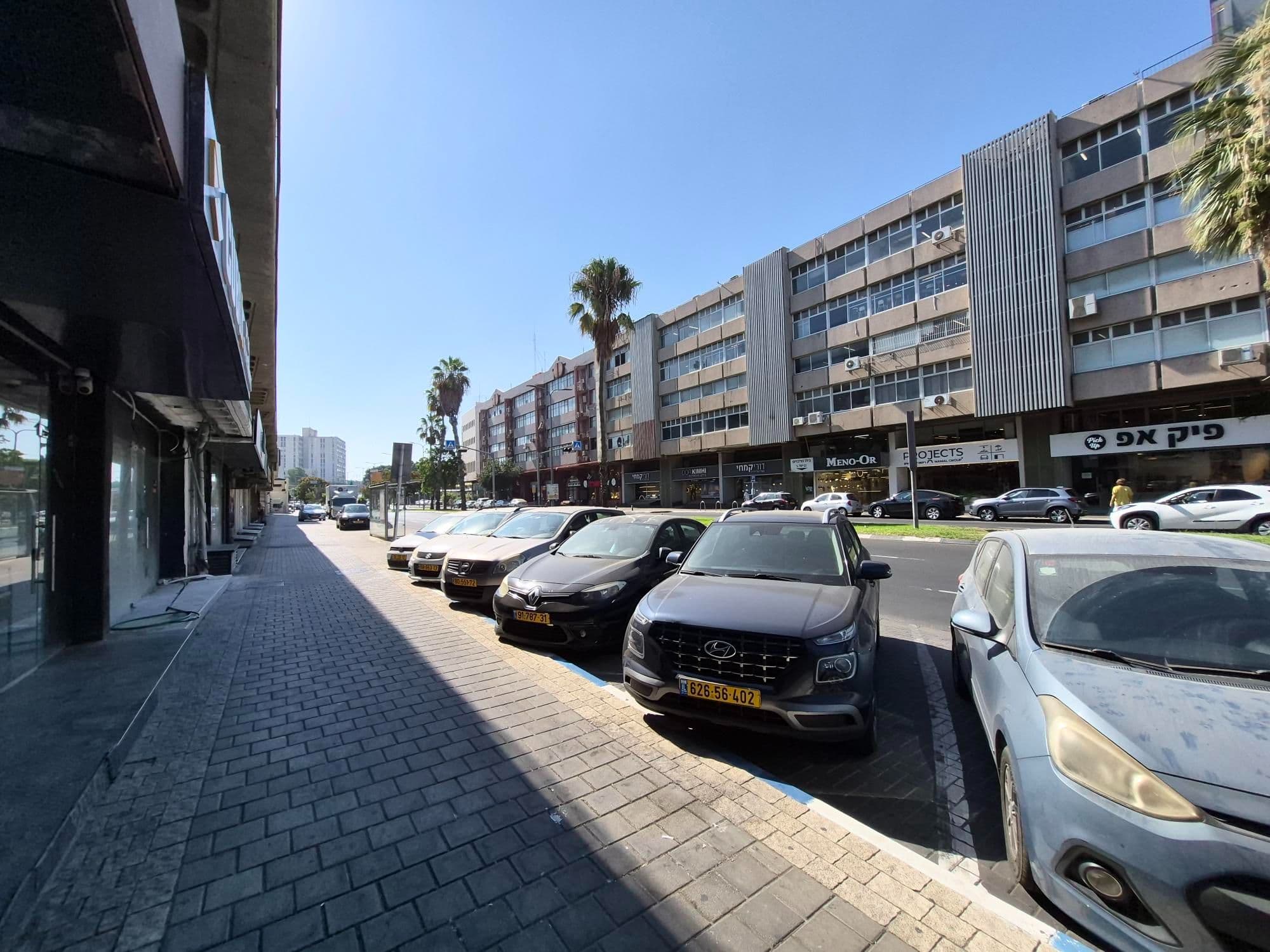 חנות 320 מ״ר, קיבוץ גלויות, דרום, תל אביב יפו