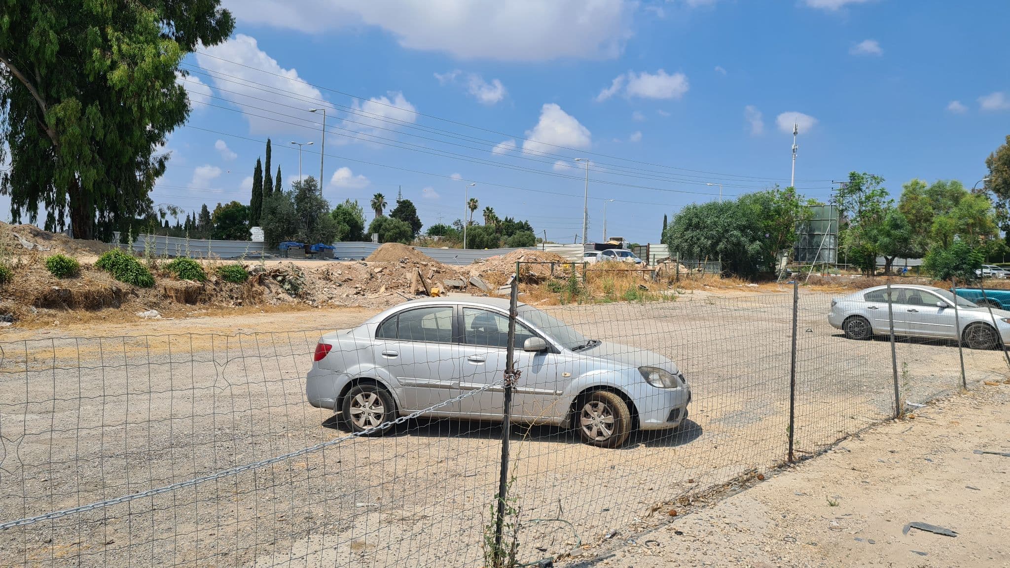 מבנה תעשיה 2000 מ״ר, תעשיה, יהוד מונוסון