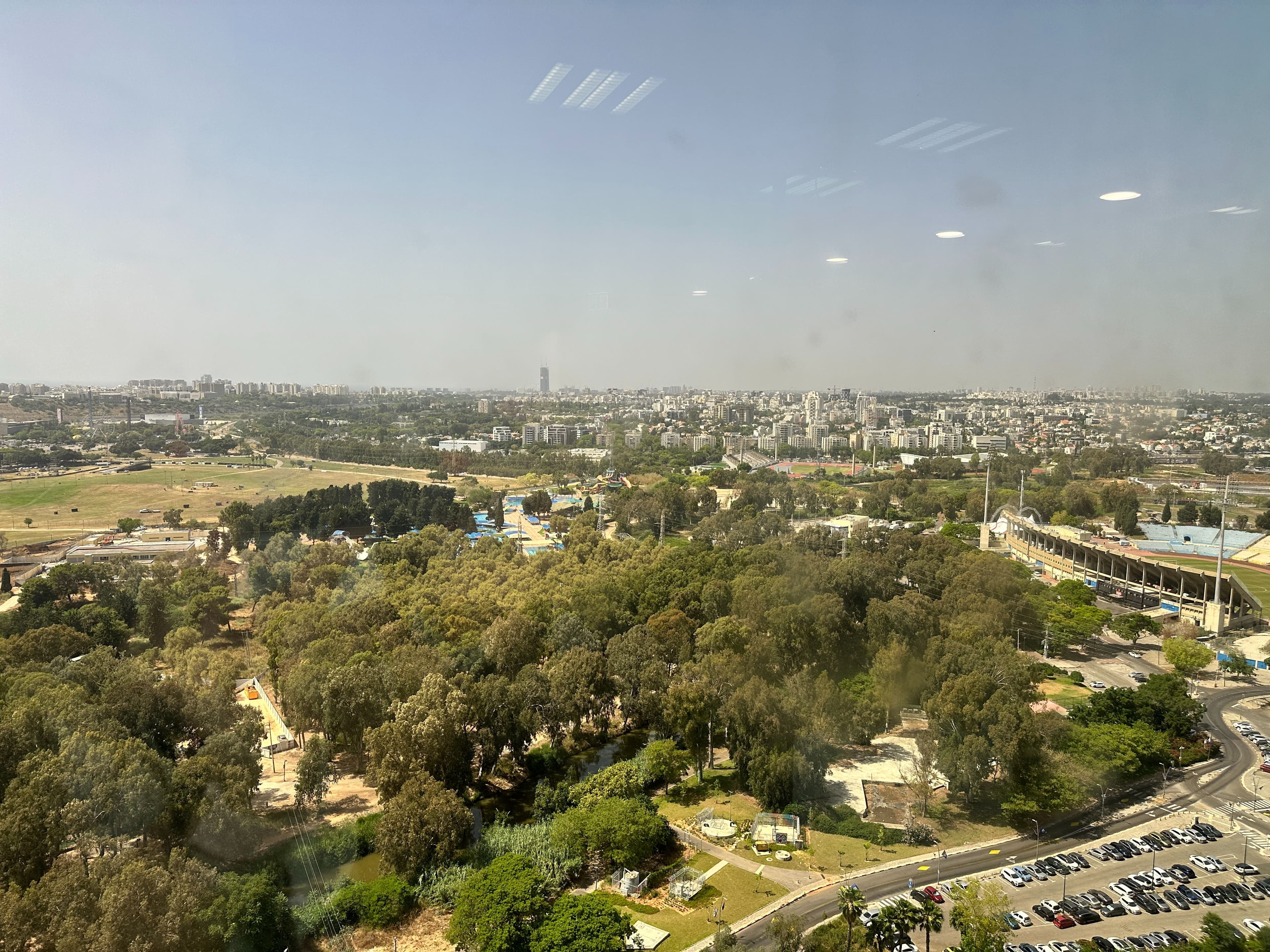 משרד 1412 מ״ר, תמונה 2