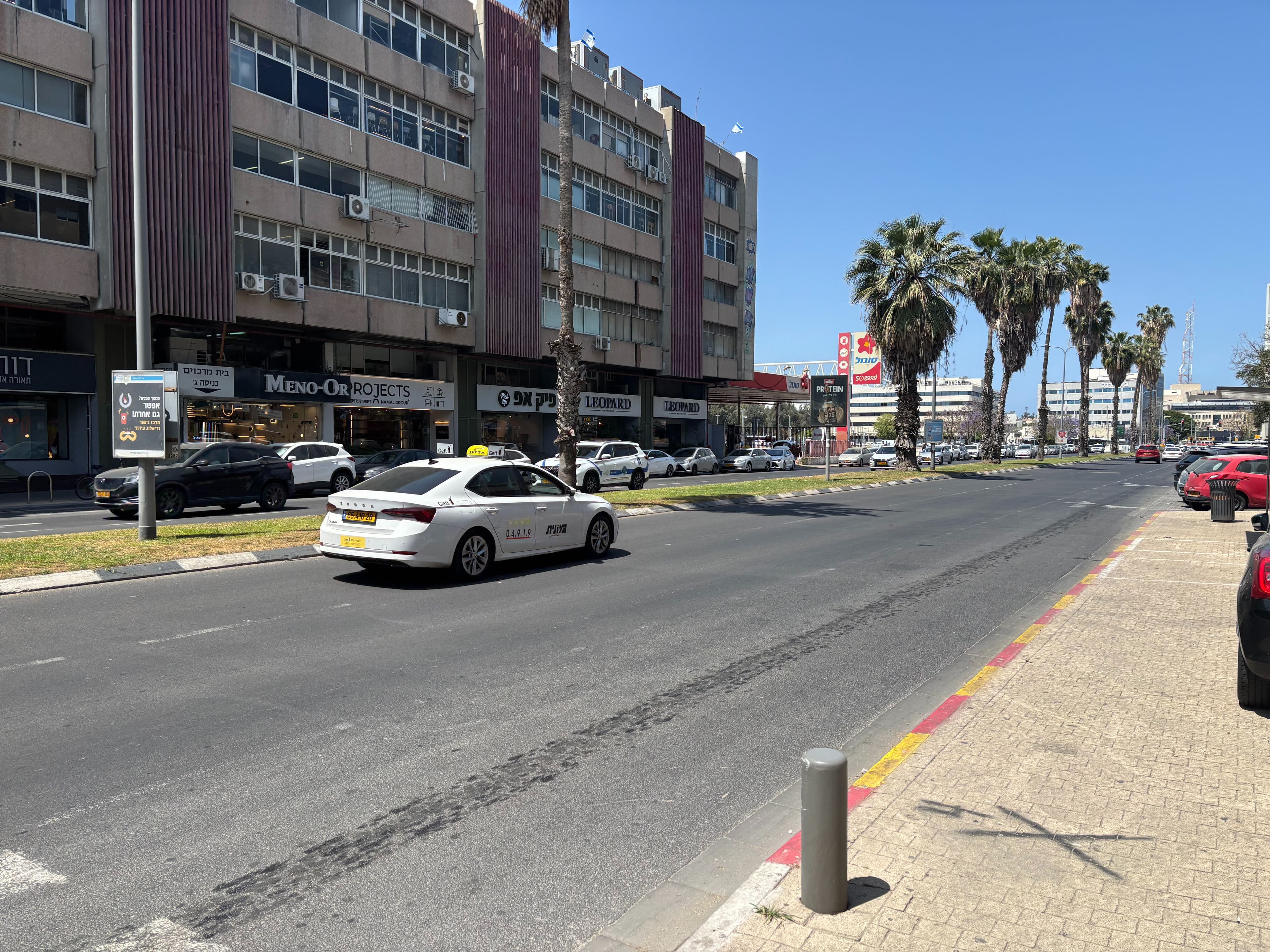 חנות 200 מ״ר, קיבוץ גלויות, דרום, תל אביב יפו