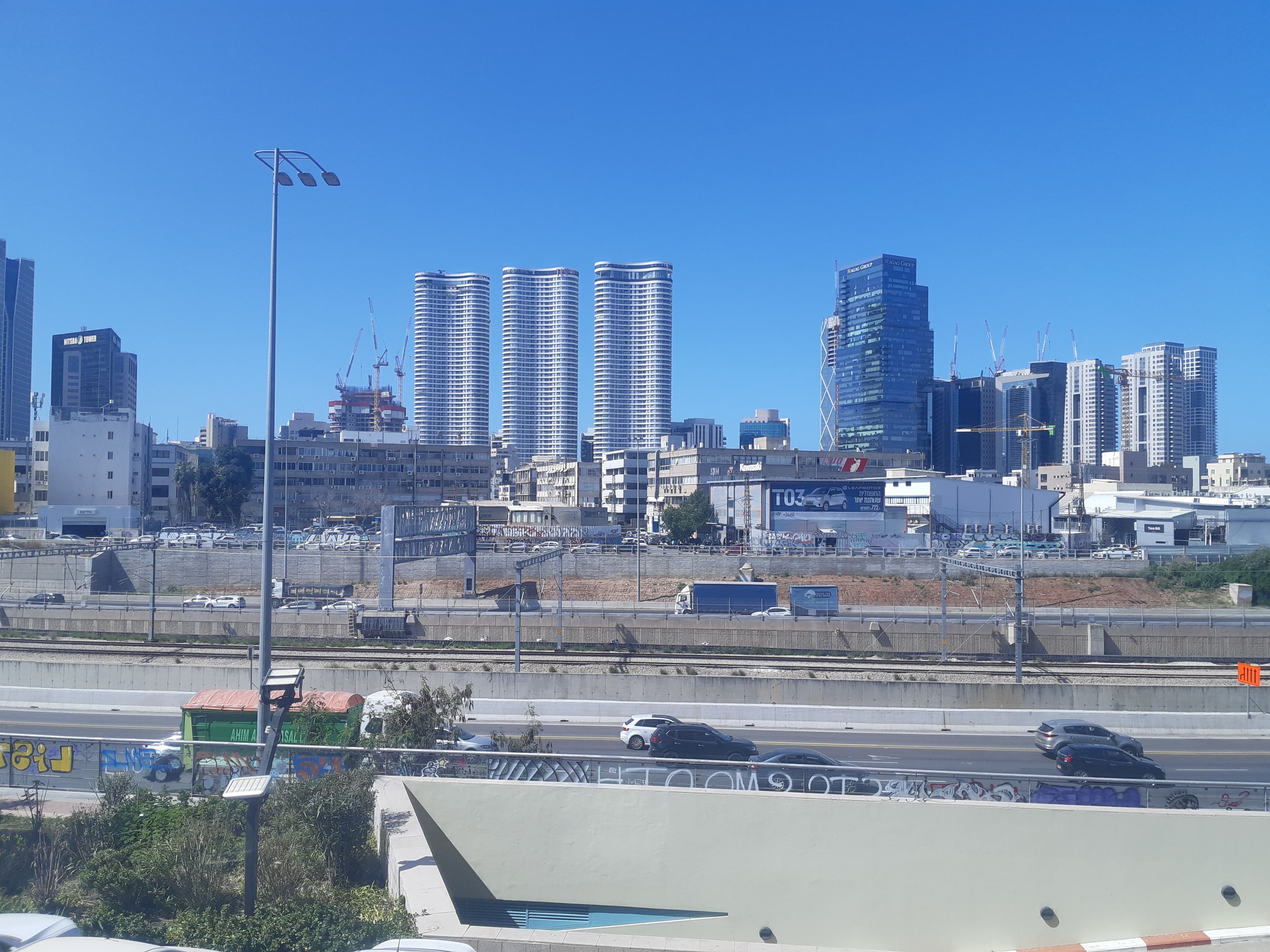 משרד 210 מ״ר, תמונה 2