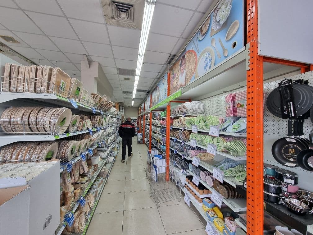 חנות 330 מ״ר, תמונה 2