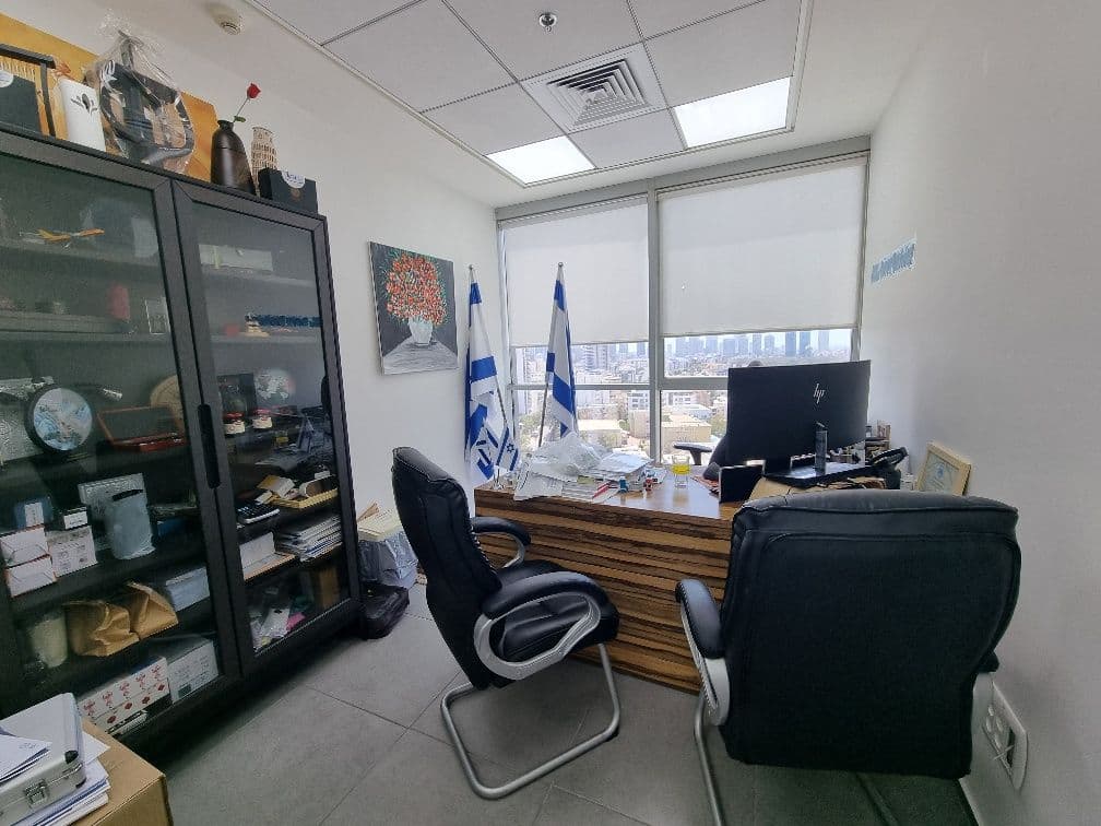 משרד 95 מ״ר, תמונה 3