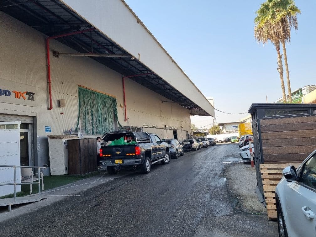 מחסן 1000 מ״ר, תמונה 3