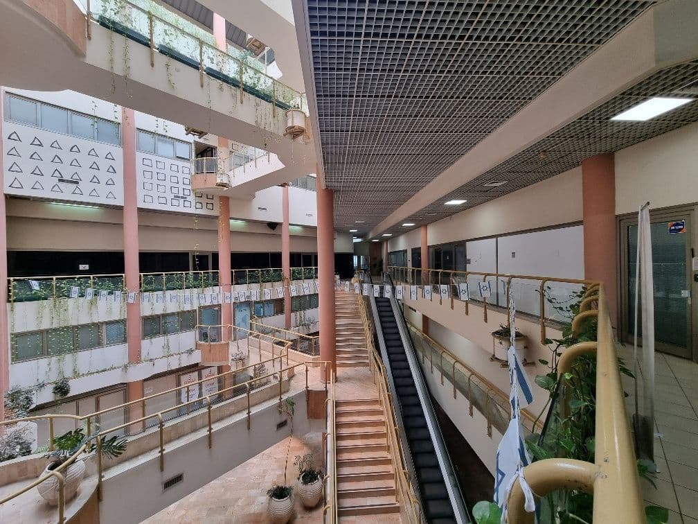 משרד 500 מ״ר, קיבוץ גלויות, דרום, תל אביב יפו