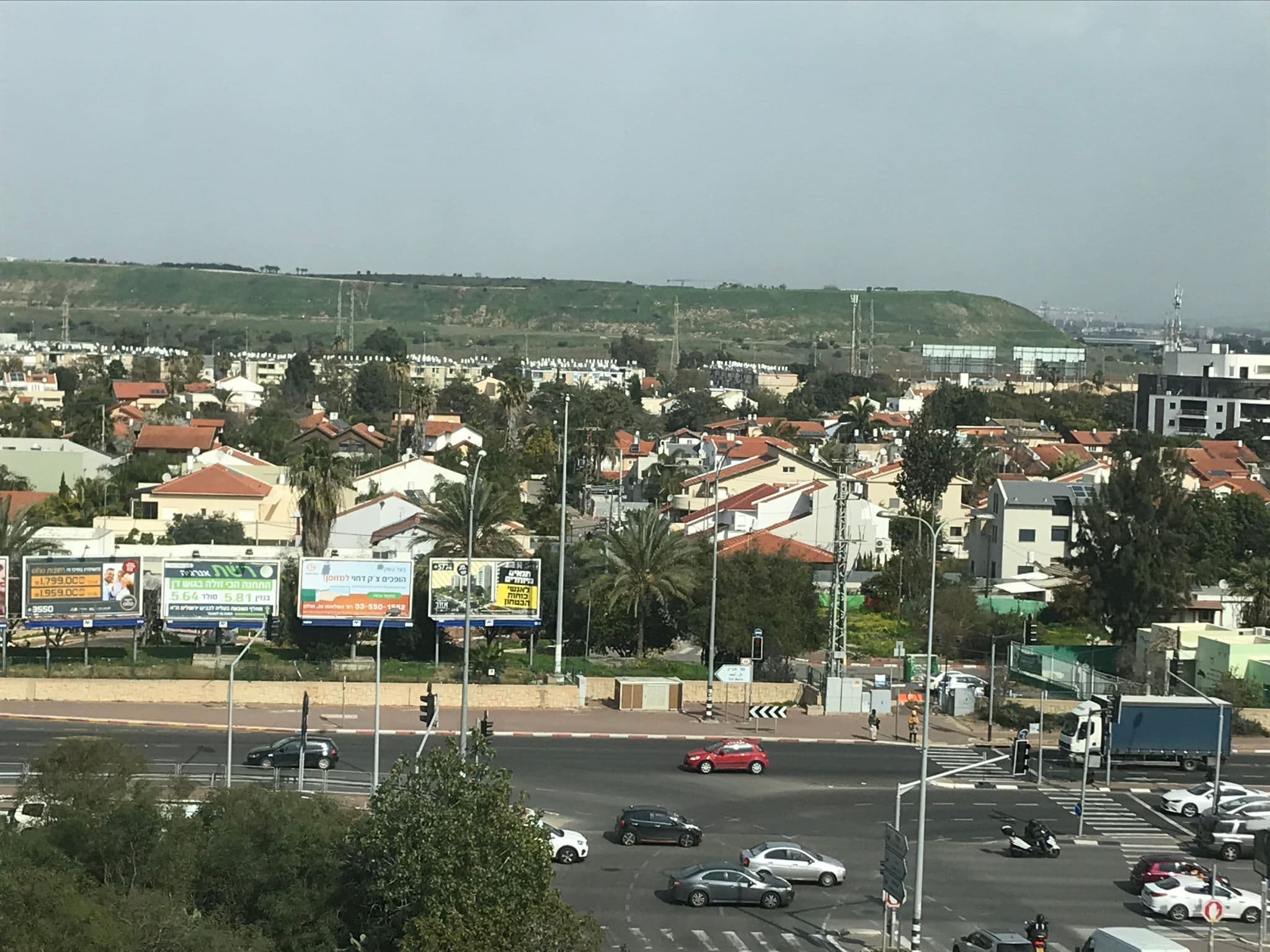 חנות 210 מ״ר, חולון