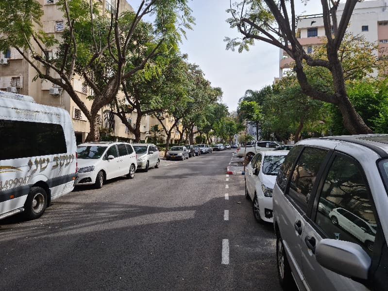חנות 50 מ״ר, גבעת הברושים, גבעת שמואל