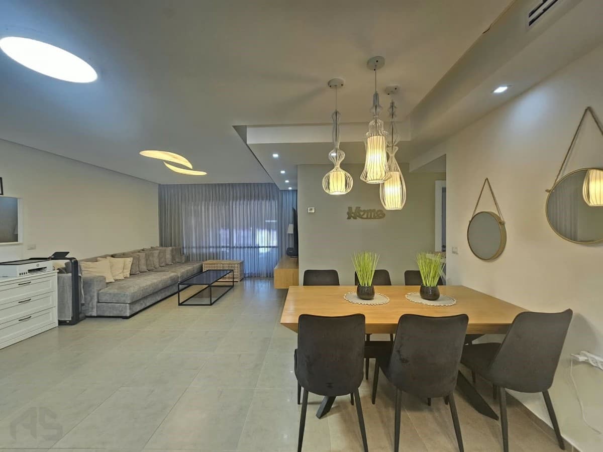 דירה 5 חדרים, תמונה 2