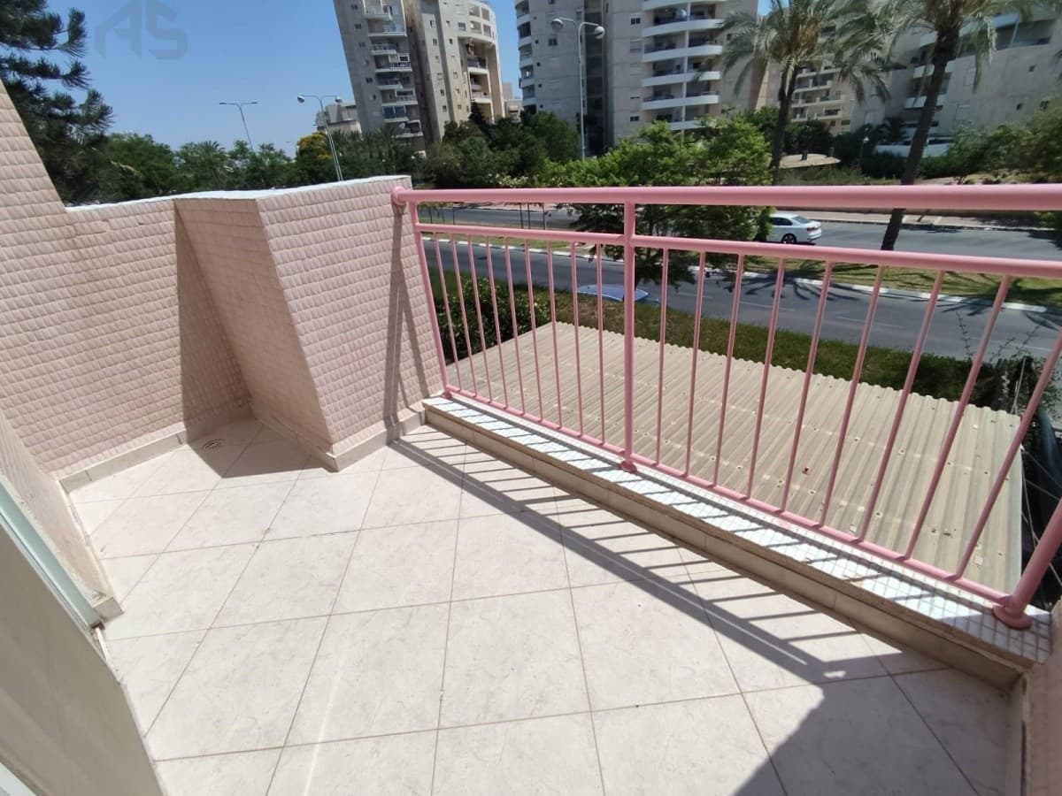 דירה 4 חדרים, תמונה 5