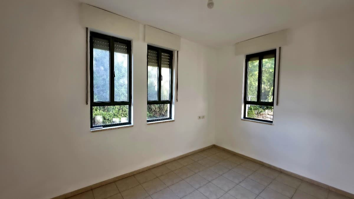 בית 6 חדרים, צבעוני 9, נווה זיו