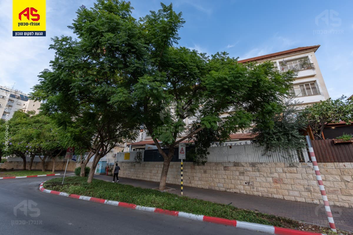 דירת גן 5 חדרים, מנחם בגין 4, קריית מוצקין
