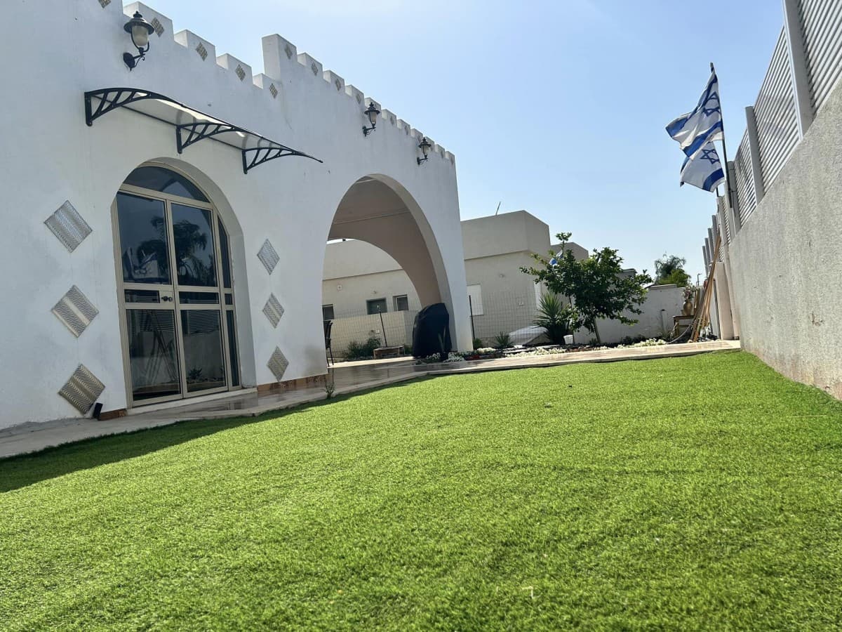 וילה 4 חדרים, הדרור, חבר